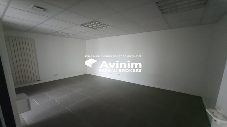 Ma-Cabane - Location Local commercial Villeneuve-Saint-Georges, 300 m²