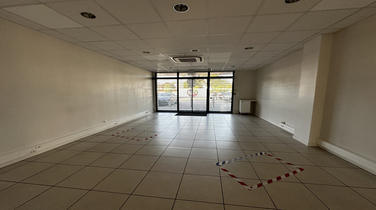 Ma-Cabane - Location Local commercial Villeneuve-sur-Lot, 112 m²