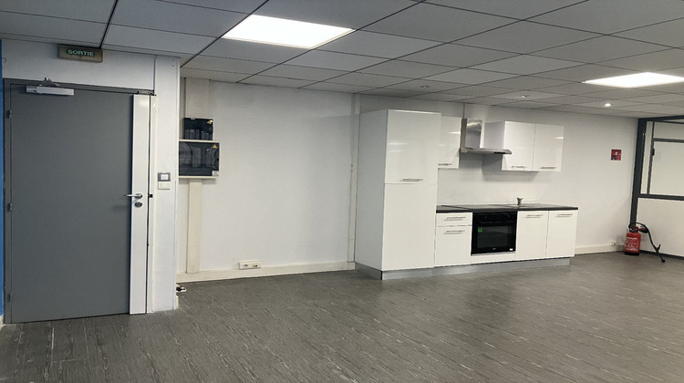 Ma-Cabane - Location Local commercial VILLEURBANNE, 150 m²