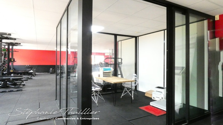 Ma-Cabane - Location Local commercial VITROLLES, 300 m²