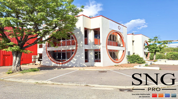 Ma-Cabane - Location Local commercial VITROLLES, 1150 m²