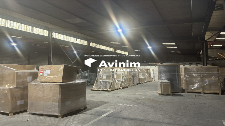 Ma-Cabane - Location Local commercial Vitrolles, 450 m²