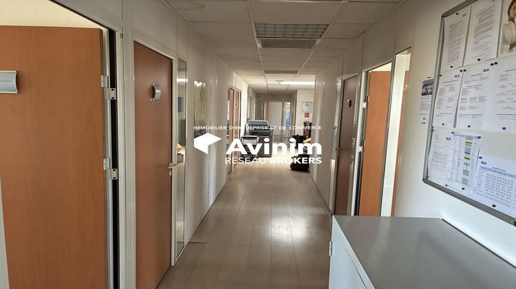 Ma-Cabane - Location Local commercial Vitrolles, 2611 m²