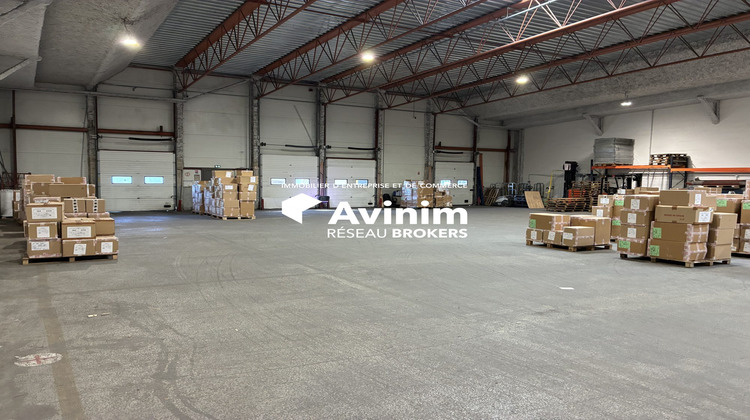 Ma-Cabane - Location Local commercial Vitrolles, 1889 m²