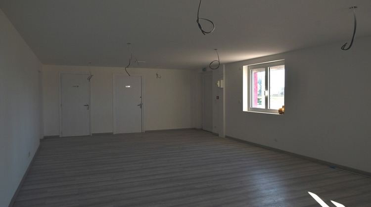 Ma-Cabane - Location Local commercial VITRY EN CHAROLLAIS, 1295 m²