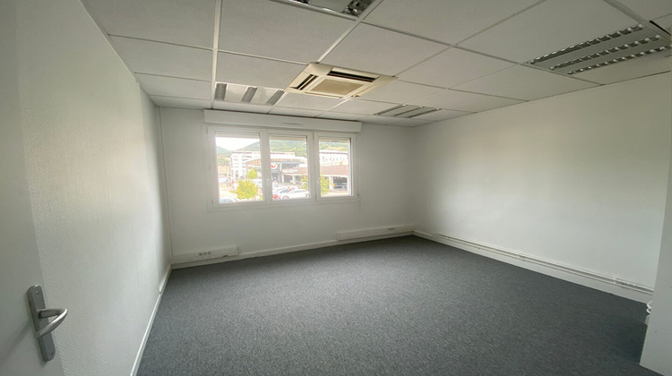 Ma-Cabane - Location Local commercial VOIRON, 118 m²