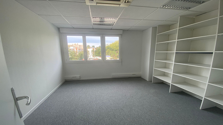 Ma-Cabane - Location Local commercial VOIRON, 118 m²