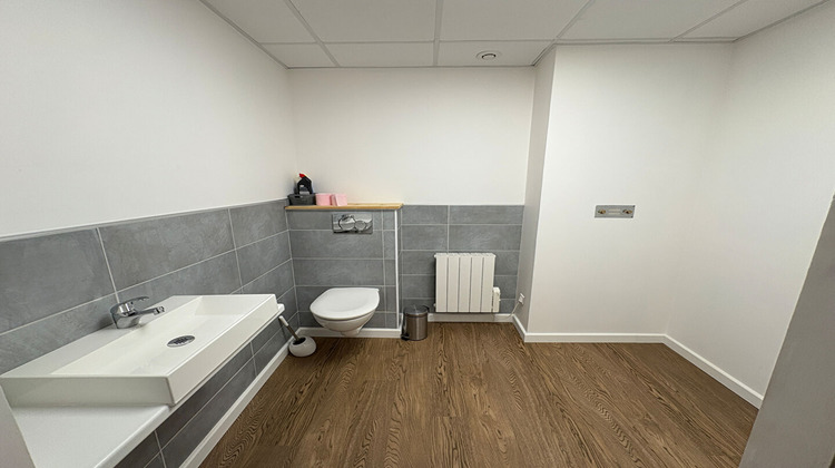 Ma-Cabane - Location Local commercial VOIRON, 112 m²