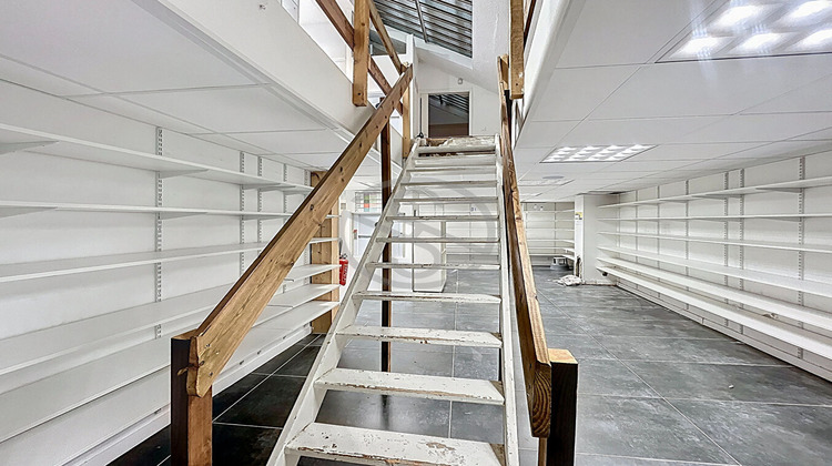 Ma-Cabane - Location Local commercial VOIRON, 423 m²