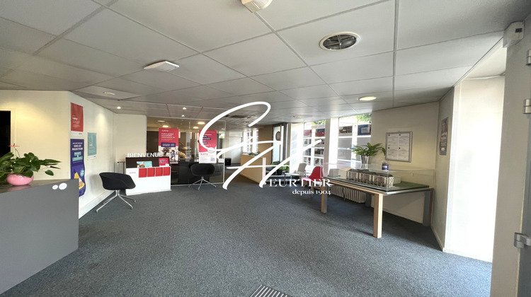 Ma-Cabane - Location Local commercial Voiron, 278 m²