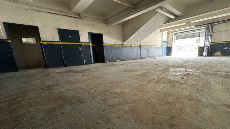 Ma-Cabane - Location Local commercial Volx, 70 m²