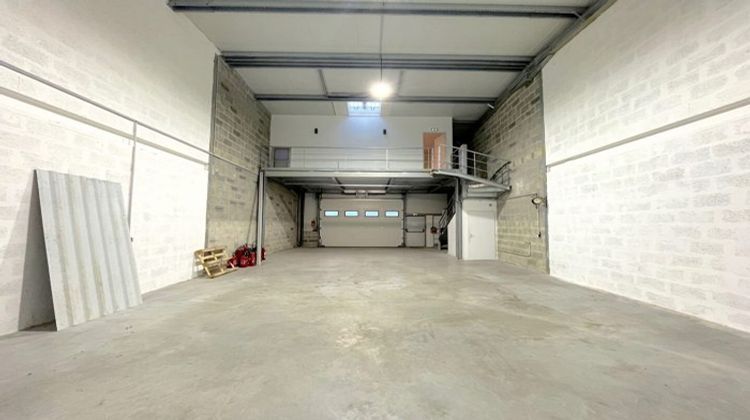 Ma-Cabane - Location Local commercial Yvrac, 150 m²