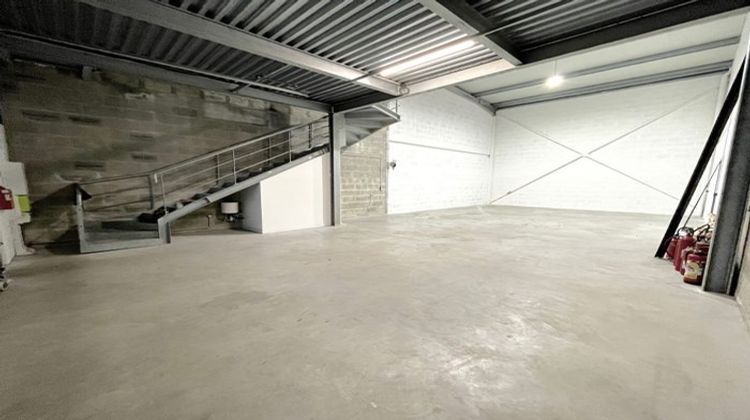 Ma-Cabane - Location Local commercial Yvrac, 150 m²