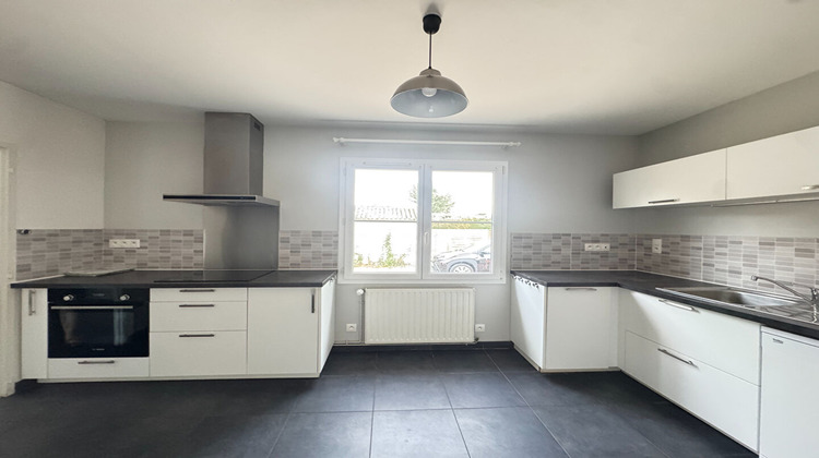 Ma-Cabane - Location Maison BEAUFORT-EN-VALLEE, 89 m²