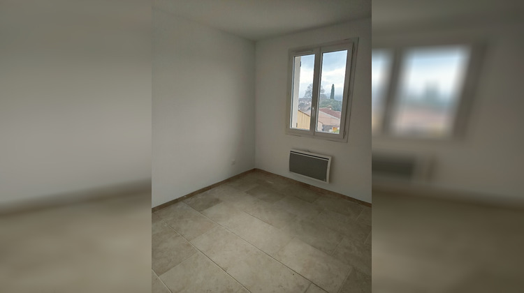 Ma-Cabane - Location Maison BESSE-SUR-ISSOLE, 85 m²