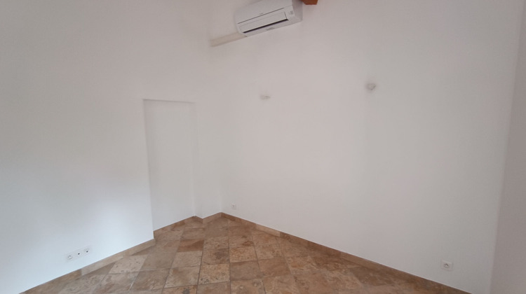 Ma-Cabane - Location Maison BESSE-SUR-ISSOLE, 45 m²