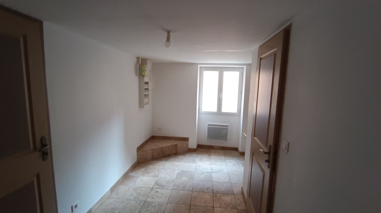 Ma-Cabane - Location Maison BESSE-SUR-ISSOLE, 45 m²