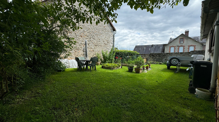 Ma-Cabane - Location Maison BUSSIERE-DUNOISE, 64 m²