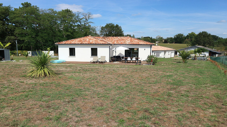 Ma-Cabane - Location Maison CARCARES-SAINTE-CROIX, 89 m²
