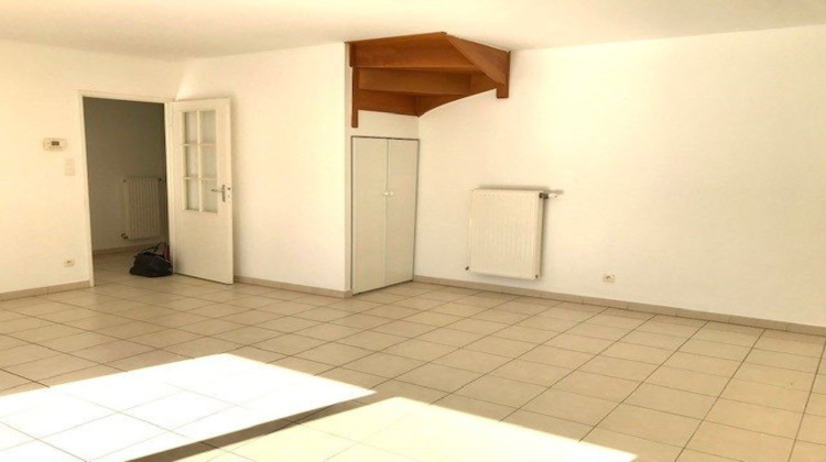 Ma-Cabane - Location Maison CASTELMAUROU, 88 m²