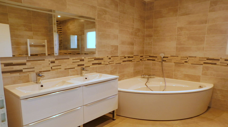 Ma-Cabane - Location Maison CAZAUBON, 100 m²