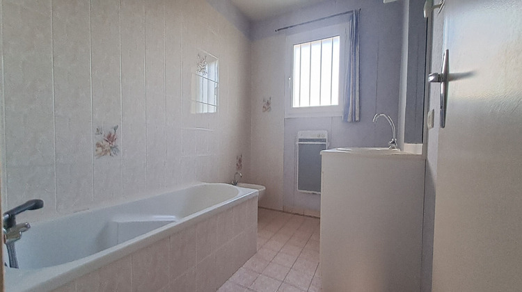 Ma-Cabane - Location Maison CHAMPDENIERS-SAINT-DENIS, 108 m²