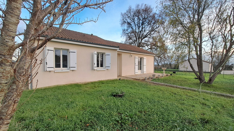 Ma-Cabane - Location Maison CHAMPDENIERS-SAINT-DENIS, 108 m²