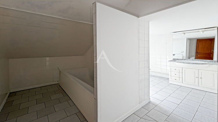 Ma-Cabane - Location Maison CHARLEVAL, 76 m²
