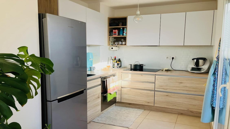 Ma-Cabane - Location Maison CHATEAUNEUF-LE-ROUGE, 69 m²