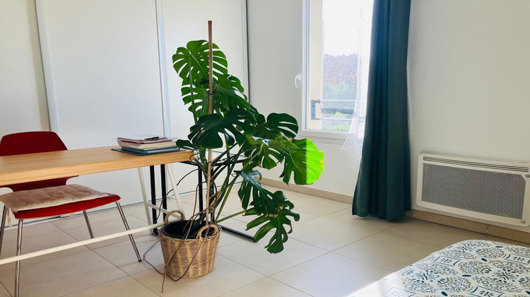 Ma-Cabane - Location Maison CHATEAUNEUF-LE-ROUGE, 69 m²