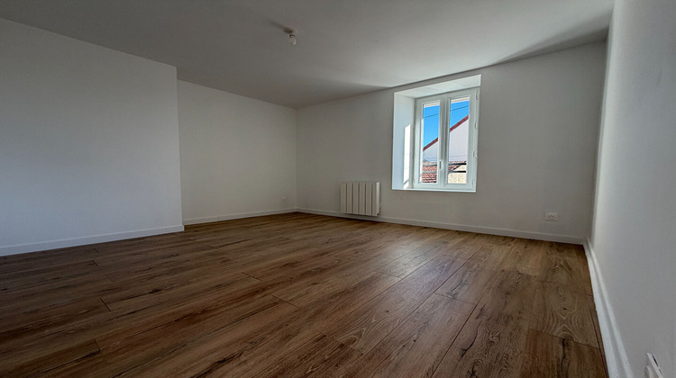 Ma-Cabane - Location Maison CHAUCONIN-NEUFMONTIERS, 69 m²