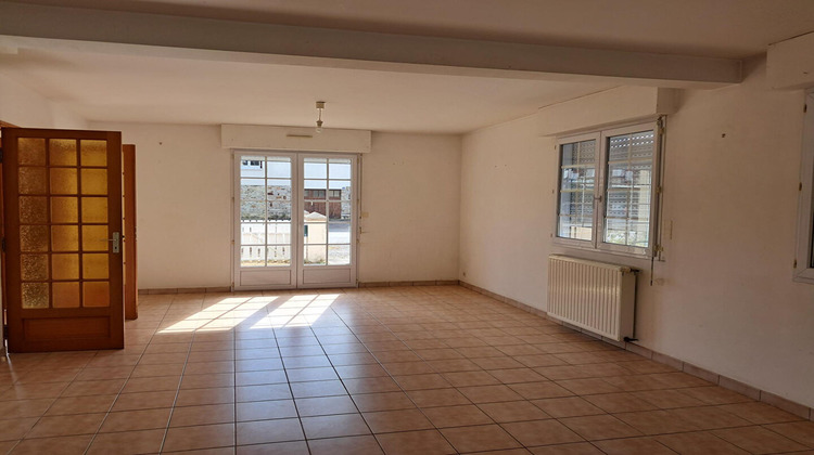 Ma-Cabane - Location Maison CHEVAIGNE, 158 m²