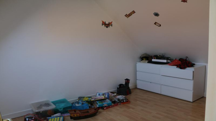 Ma-Cabane - Location Maison CHEVRIERES, 70 m²