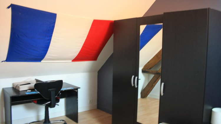 Ma-Cabane - Location Maison CHEVRIERES, 83 m²