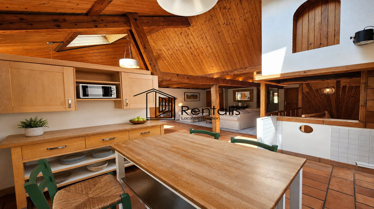 Ma-Cabane - Location Maison Collonges, 200 m²