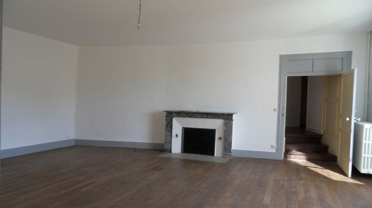 Ma-Cabane - Location Maison Doué-la-Fontaine, 170 m²