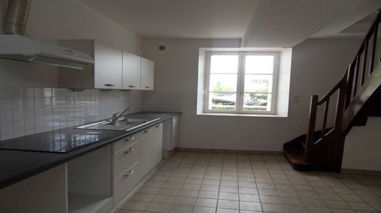 Ma-Cabane - Location Maison Doué-la-Fontaine, 170 m²