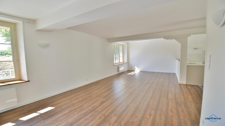 Ma-Cabane - Location Maison ECUEILLE, 76 m²