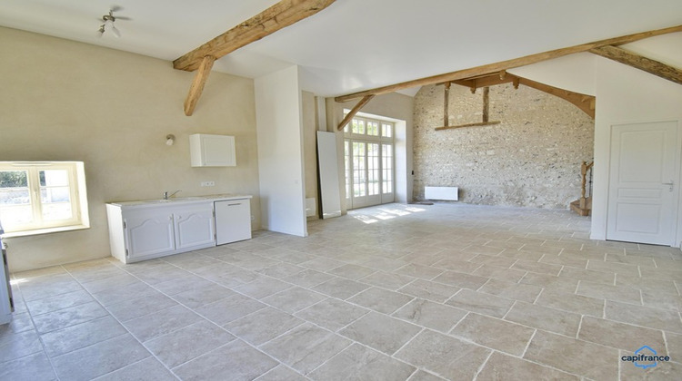 Ma-Cabane - Location Maison ECUEILLE, 77 m²
