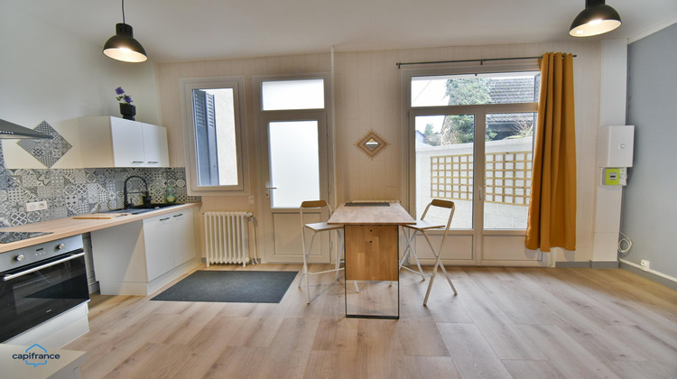 Ma-Cabane - Location Maison ECUEILLE, 88 m²