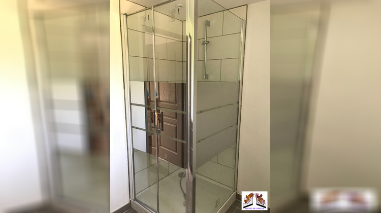 Ma-Cabane - Location Maison ESPARRON, 100 m²