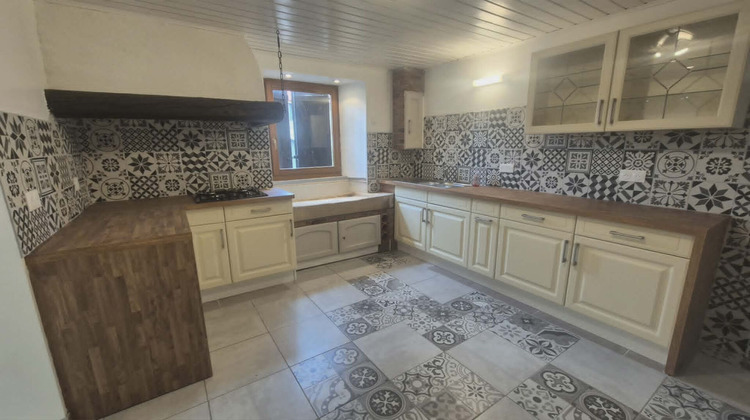 Ma-Cabane - Location Maison EVAUX-ET-MENIL, 183 m²