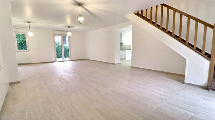 Ma-Cabane - Location Maison FEUCHEROLLES, 103 m²