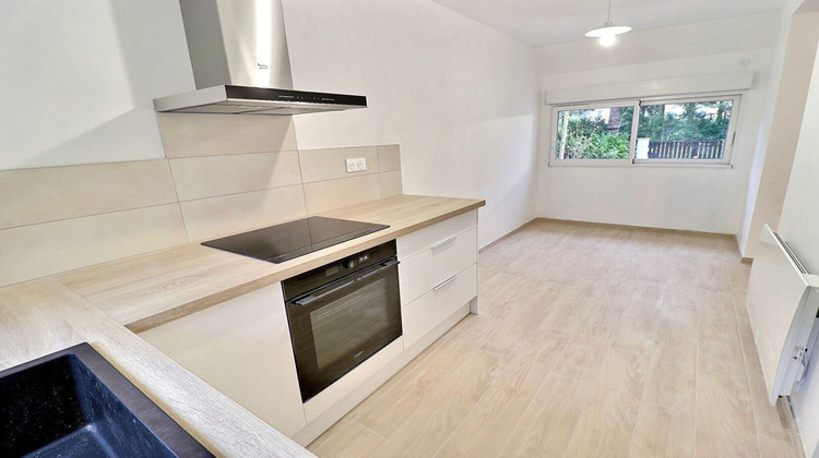 Ma-Cabane - Location Maison FEUCHEROLLES, 103 m²