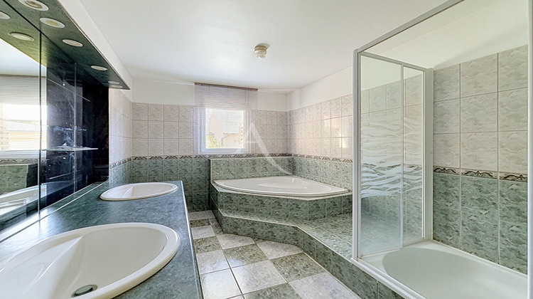 Ma-Cabane - Location Maison FONTAINE-GUERIN, 176 m²