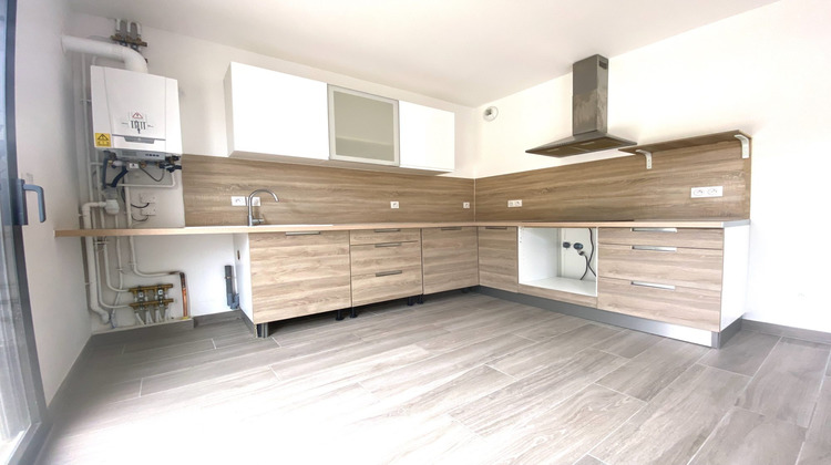 Ma-Cabane - Location Maison Fontenay-le-Fleury, 88 m²