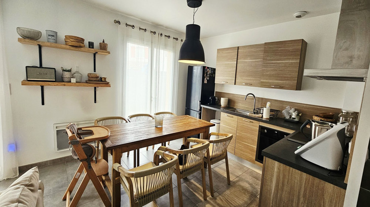 Ma-Cabane - Location Maison Forcalqueiret, 81 m²