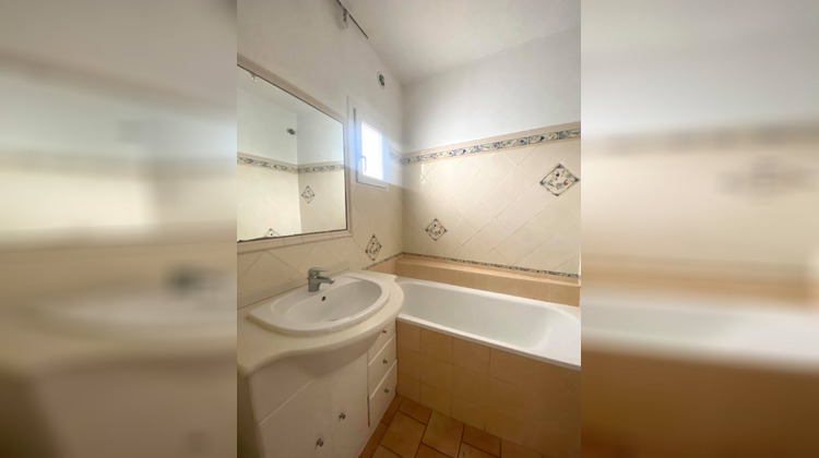 Ma-Cabane - Location Maison FOURQUES, 68 m²