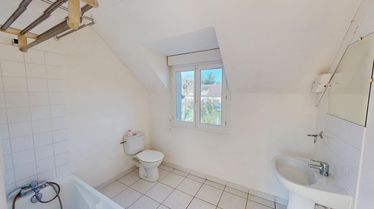 Ma-Cabane - Location Maison GARENNES-SUR-EURE, 79 m²
