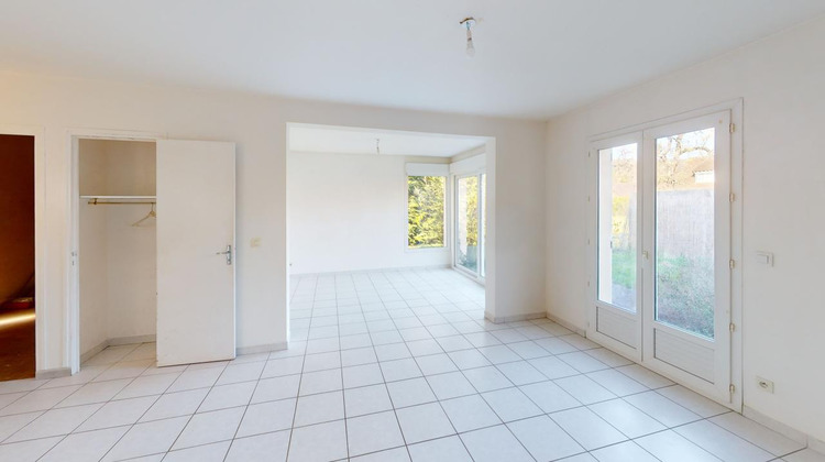 Ma-Cabane - Location Maison GARENNES-SUR-EURE, 79 m²